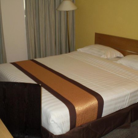Tang Dynasty Lodge Tuaran Екстер'єр фото