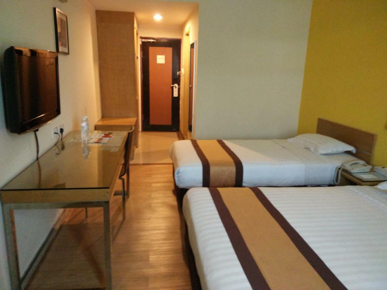 Tang Dynasty Lodge Tuaran Екстер'єр фото